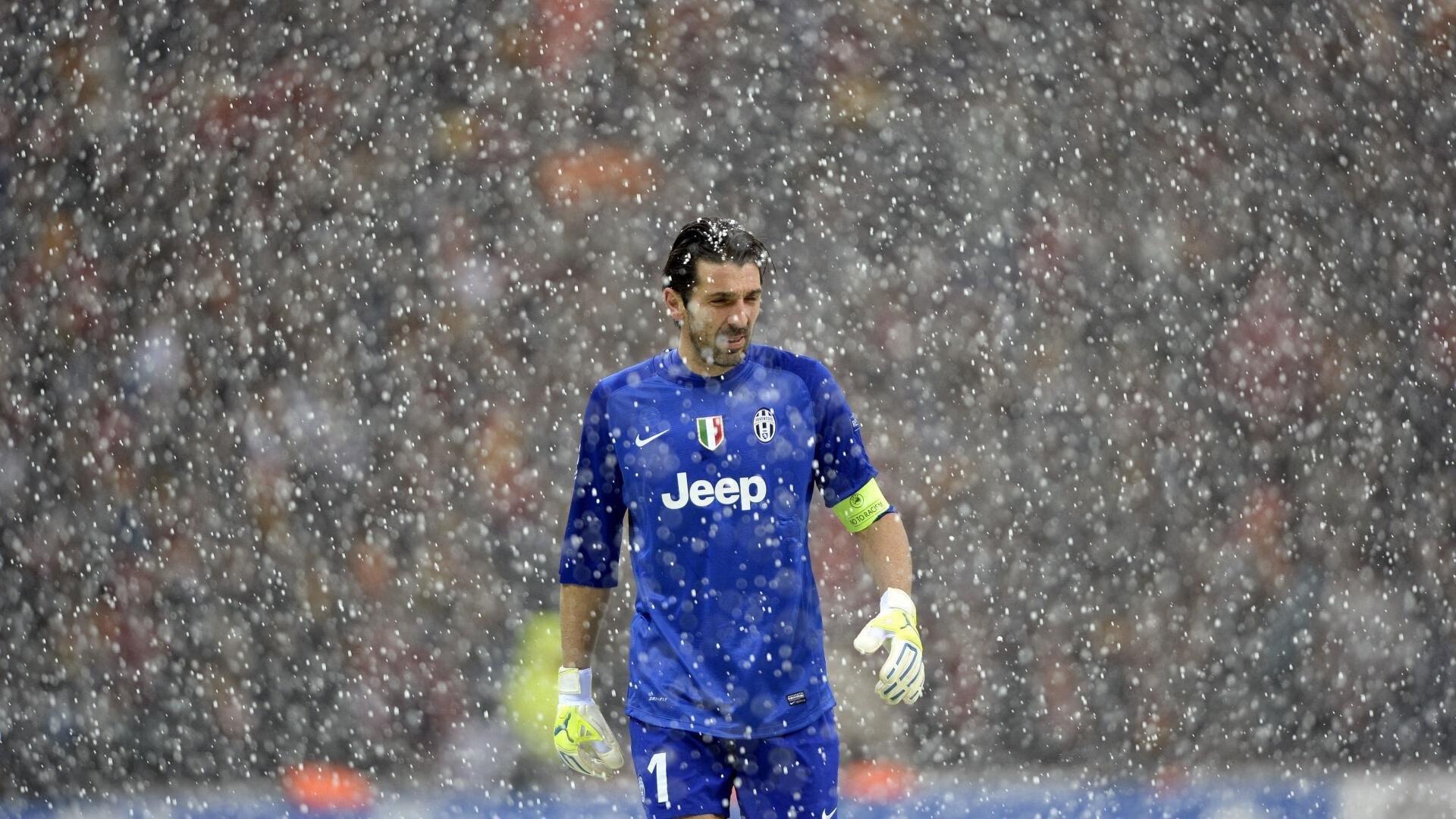 中国女排力克强敌巴西，晋级世界联赛四强