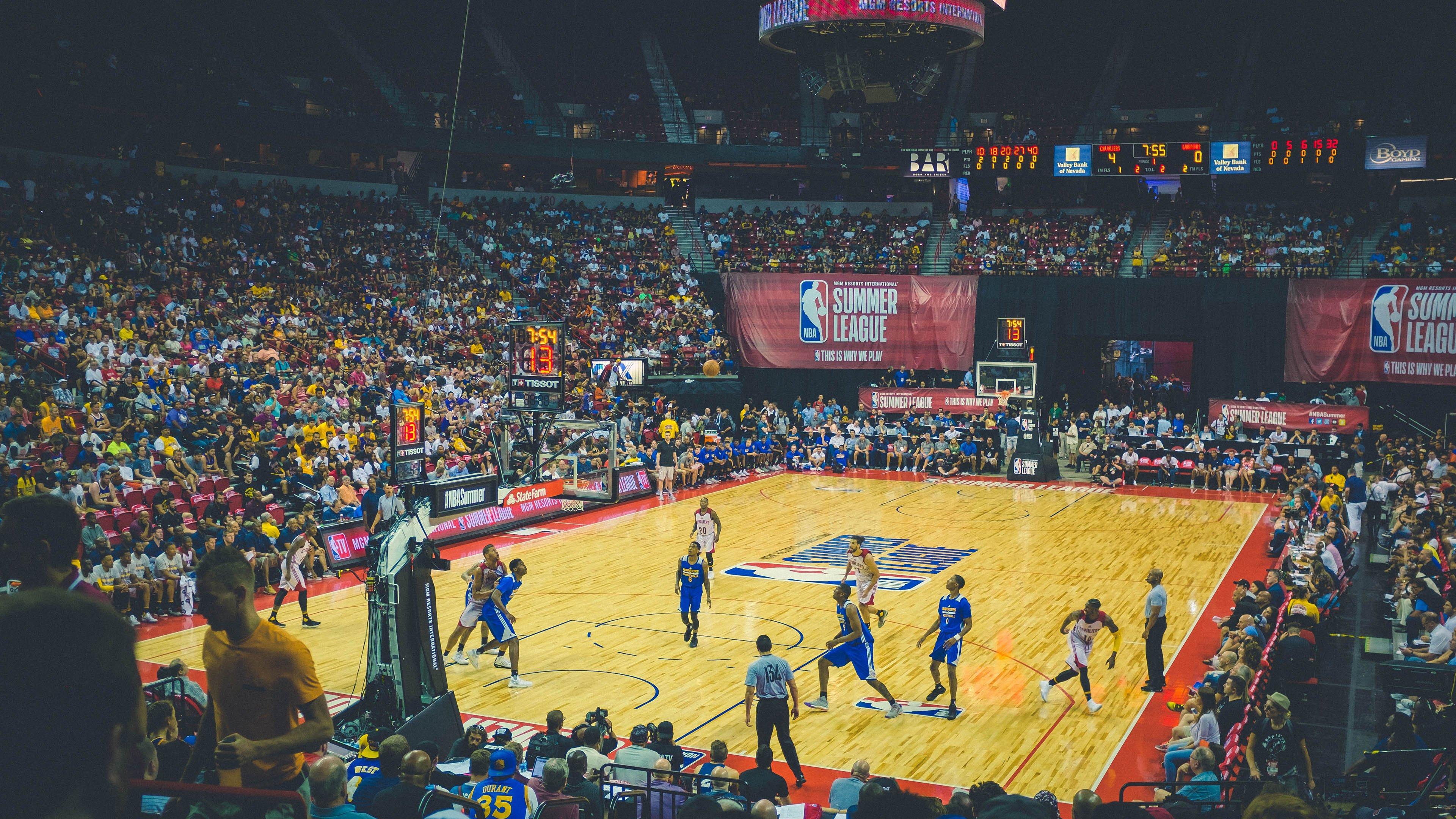 羽生结弦宣布转型职业花滑选手 未来将专注于冰上表演与创新
