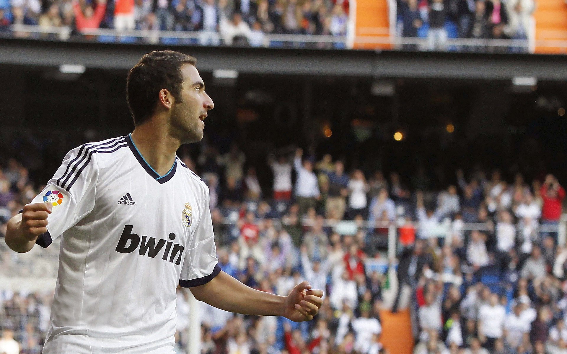 归化球员助力中国足球崛起，未来可期