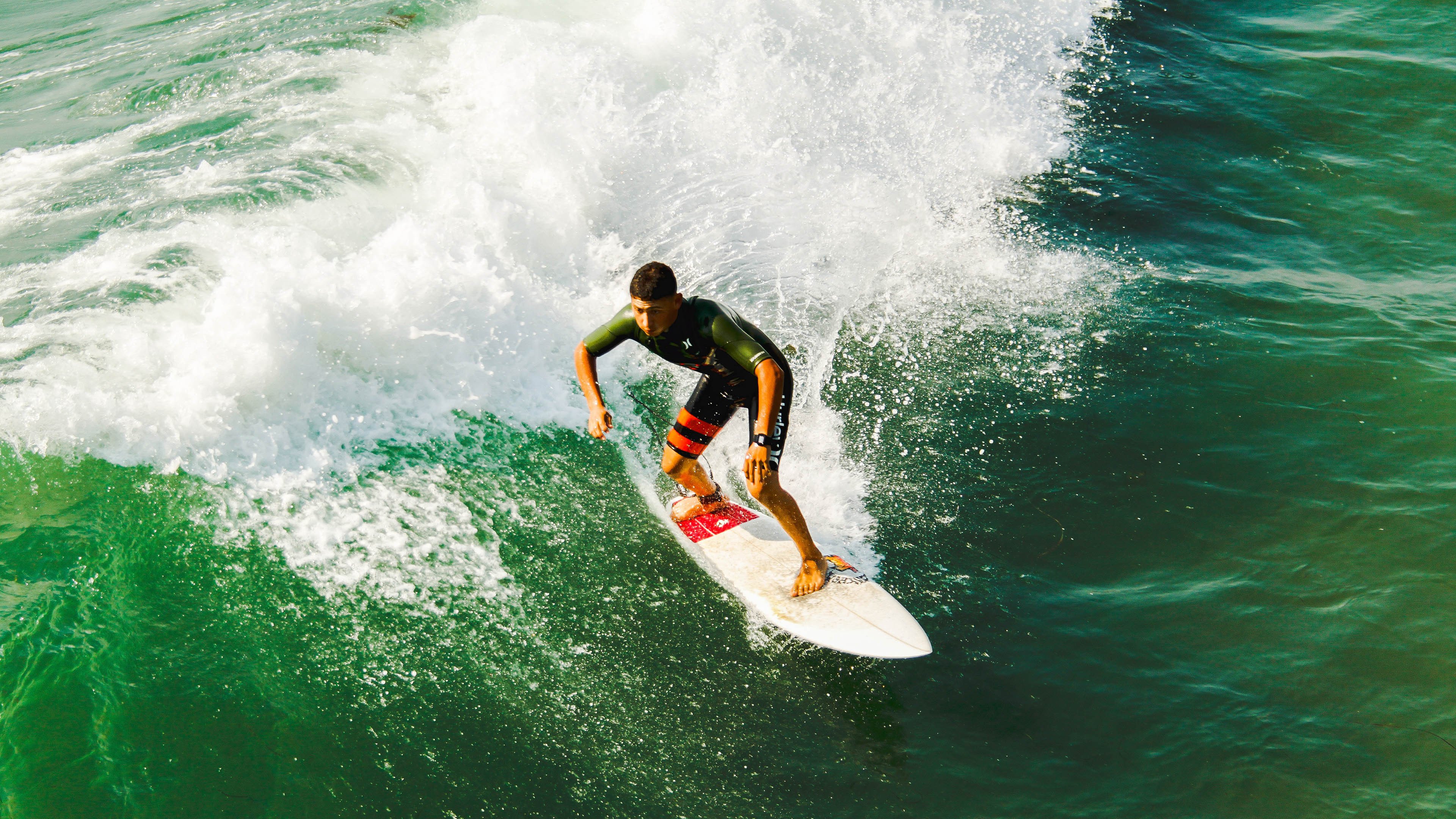 传奇谢幕！著名球星在深情告别中完成退役仪式